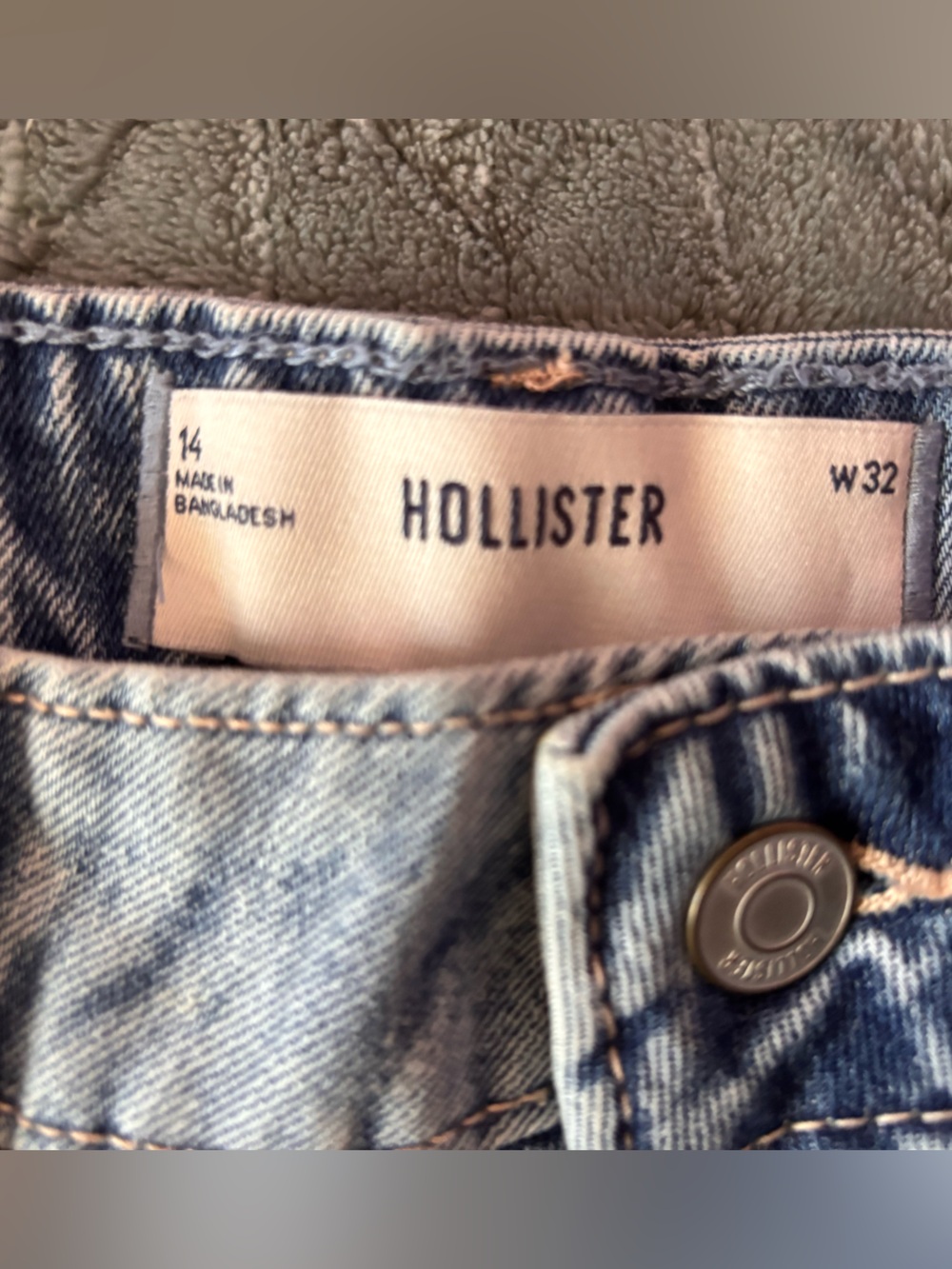 Hollister bow skirt - Picture 3 of 3
